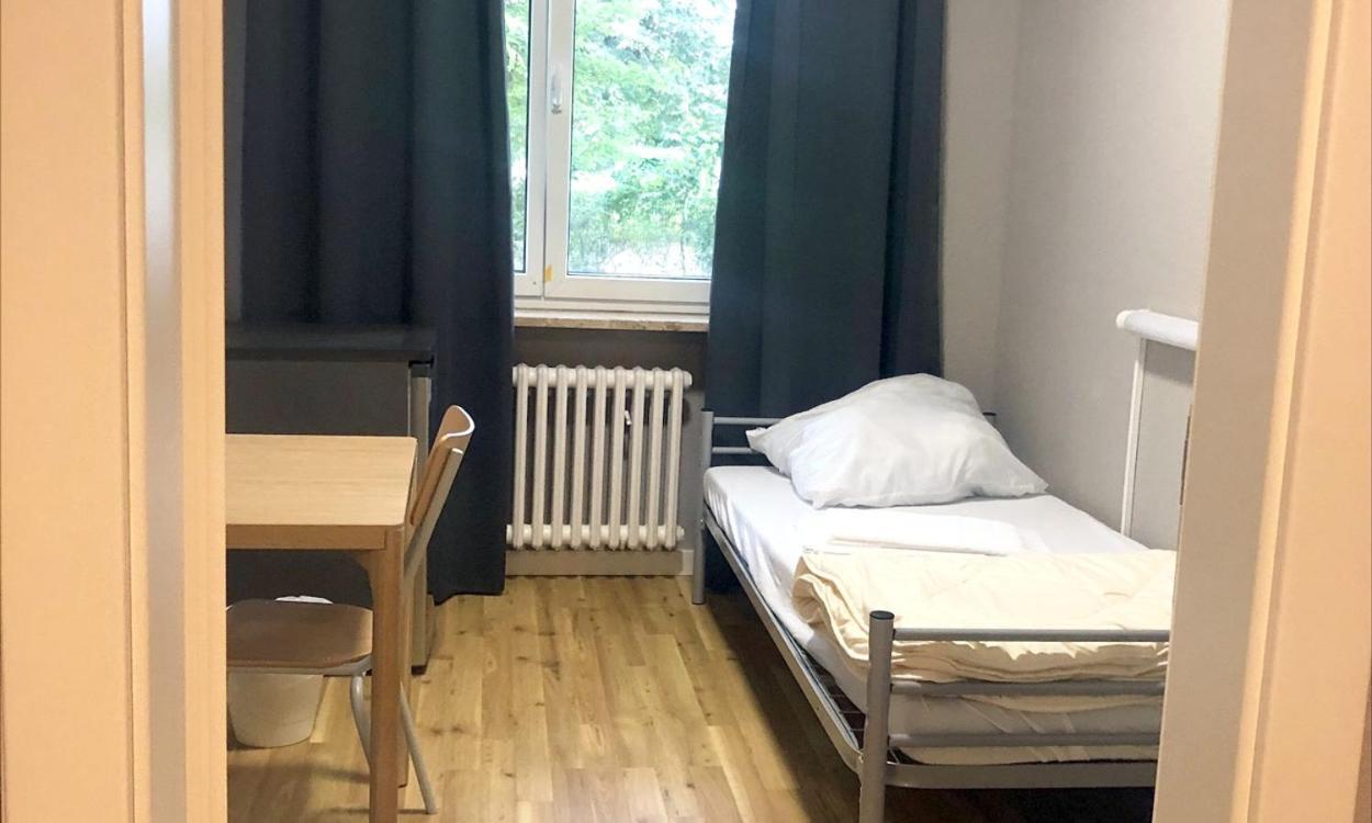 Single Room,1749940352:JPEG